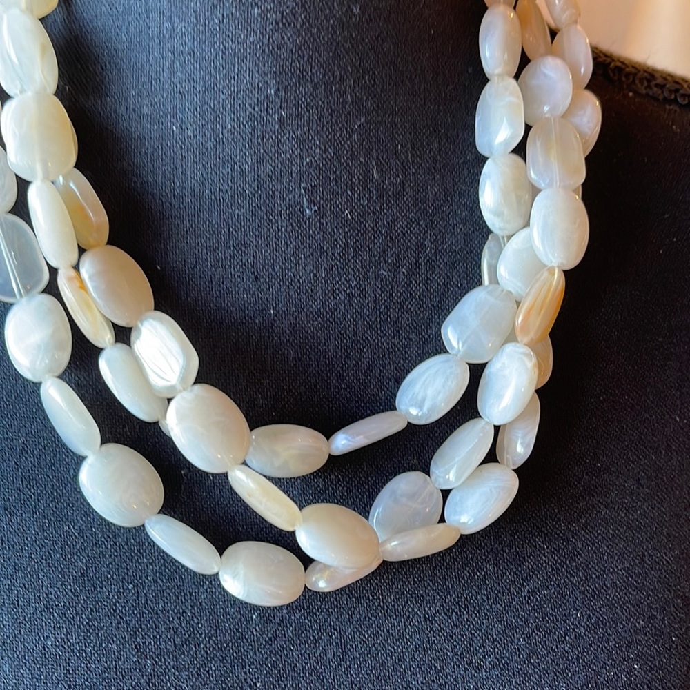 No brand quartz stone necklace. 21 1/2”